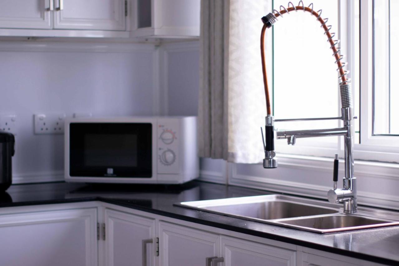 Azamat Self-Catering Apartment Pointe La Rue Экстерьер фото