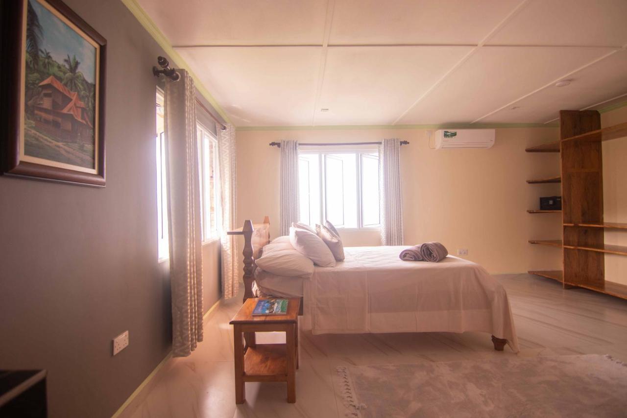 Azamat Self-Catering Apartment Pointe La Rue Экстерьер фото